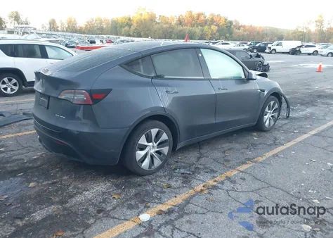 2023 Tesla Model Y Awd/Long Range Dual Motor All-Wheel Drive z USA, uszkodzony, nr VIN 7SAYGDEE1PF749270